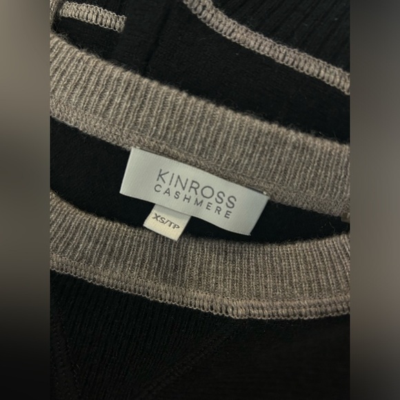 Kinross 100% Cashmere Ribbed Crew Sweater - Picture 6 of 9